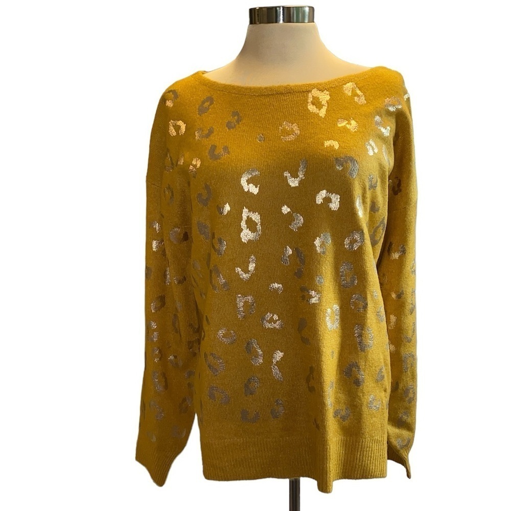 Mystree sweater long sleeve wide neckline shiny gold animal print Sz large NWT